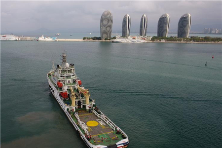 南海救助局首次进行南沙岛礁值守船员全员轮换