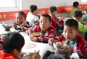 จีนตั้งโครงการบำรุงโภชนาการนักเรียนชนบทกว่า 40.6 ล้านคน