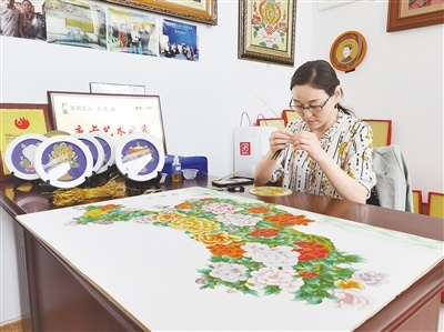 传承非遗技艺  描绘多彩生活