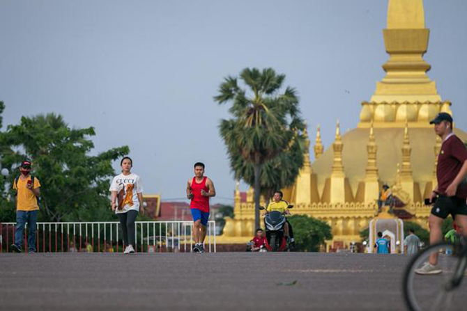 老挝社会生活日渐恢复