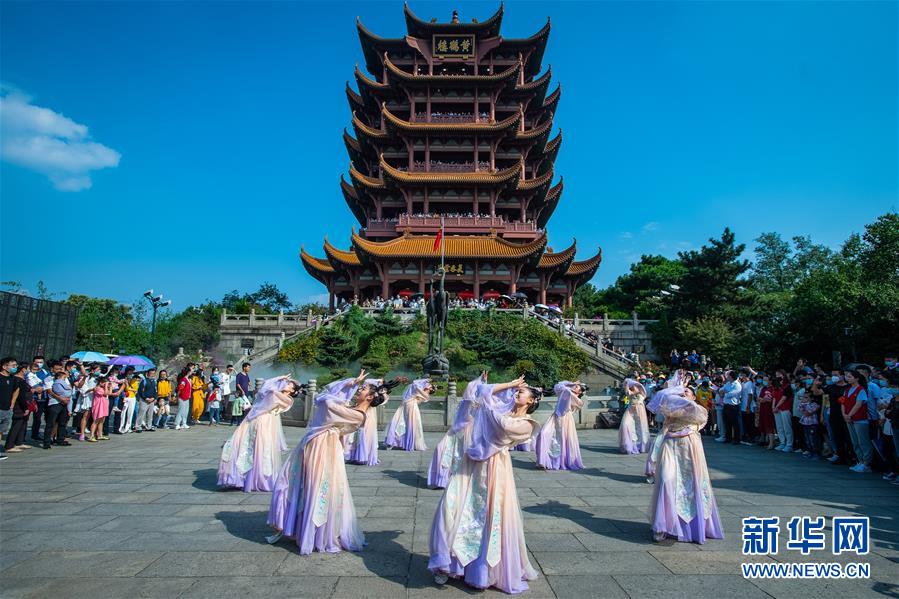 大美中国看活力——来自国庆黄金周的一线观察