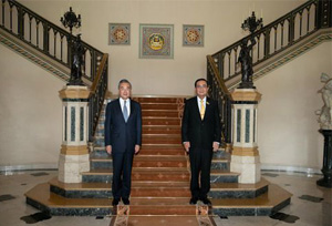 นายกรัฐมนตรีไทยพบปะมนตรีแห่งรัฐและรมว.ต่างประเทศจีน