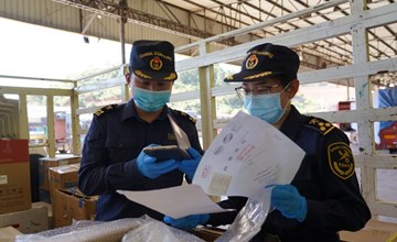 勐腊海关验放援助老挝核酸检测设备物资