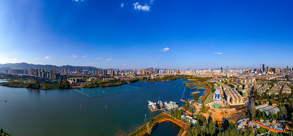 昆明的冬日，晴空万里温暖如春