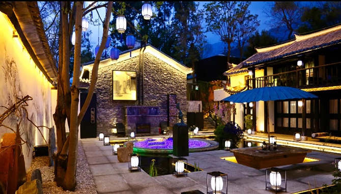住在“半山酒店”  云南过年新时尚