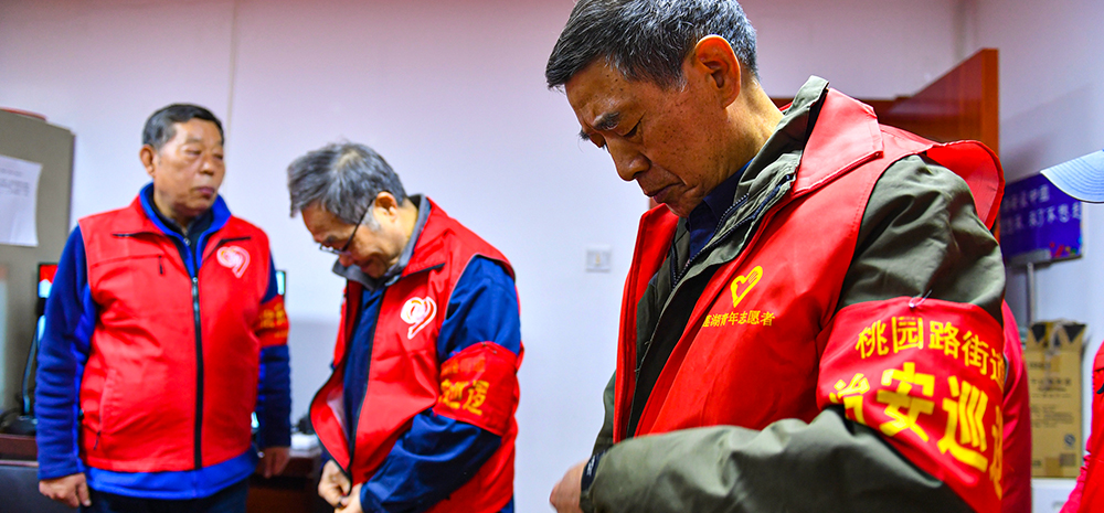 他们，是社区里的“萤火虫”