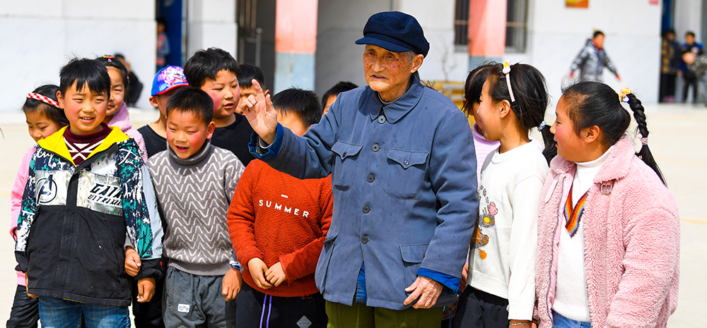 流淌近70年的音符：晚风中，生命因你而动听
