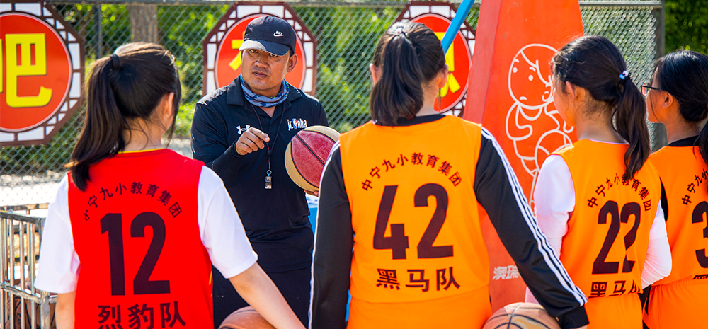 球服当校服，人人是球员——一所小学诞生258支“优等生”球队