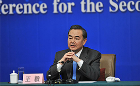 王毅同英国首席大臣兼外交发展大臣拉布通电话
