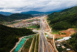 เส้นทางรถไฟจีน-ลาวกำลังคืบหน้าอย่างต่อเนื่อง