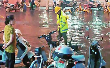 本周云南省有两次强降水过程 雨水“大部队”今天抵达昆明 主城区下大雨
