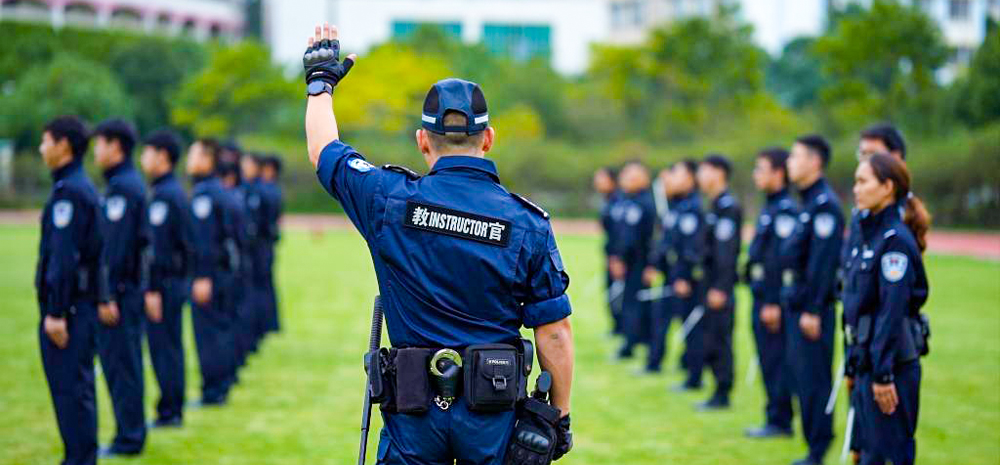 教警察的警察