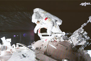 นักบินอวกาศ “เสินโจว-13” เสร็จสิ้นภารกิจนอกยานอวกาศเป็นครั้งที่ 2