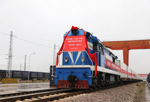 รถไฟขนส่งสินค้าระบบเย็นระหว่างประเทศของเส้นทางรถไฟจีนลาวเปิดให้บริการแล้ว