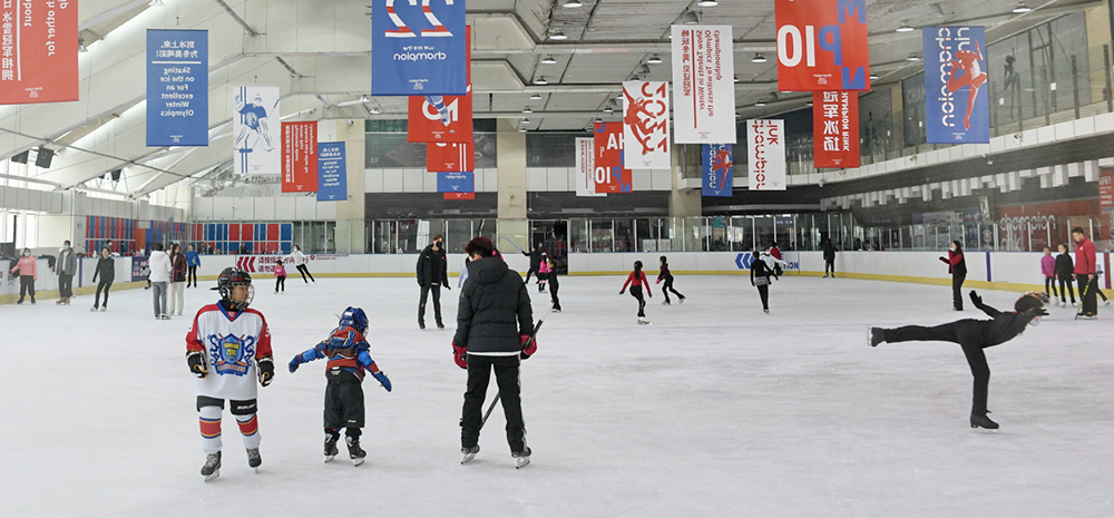 โอลิมปิกฤดูหนาวสร้างกระแสอันฮอตฮิตในการเล่นกีฬาหิมะและน้ำแข็ง