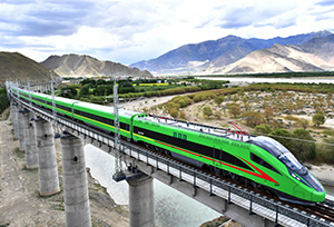 รถไฟจีน-ลาวเปิดให้บริการ 100 วัน ปริมาณการขนส่งทะลุ 1.2 ล้านตัน อำนวยความสะดวกด้านการเดินทางแก่ชาวลาว