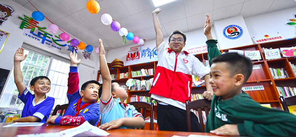 易地搬迁小区孩子的“六点小课堂”