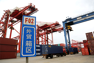 Tổng giá trị xuất nhập khẩu ngoại thương Trung Quốc trong 4 tháng đầu năm nay tăng 7,9% so với cùng kỳ năm 2021