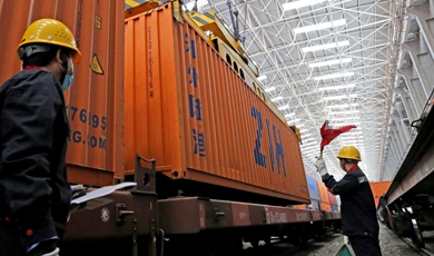 Xinjiang's external trade up over 33% in January-April