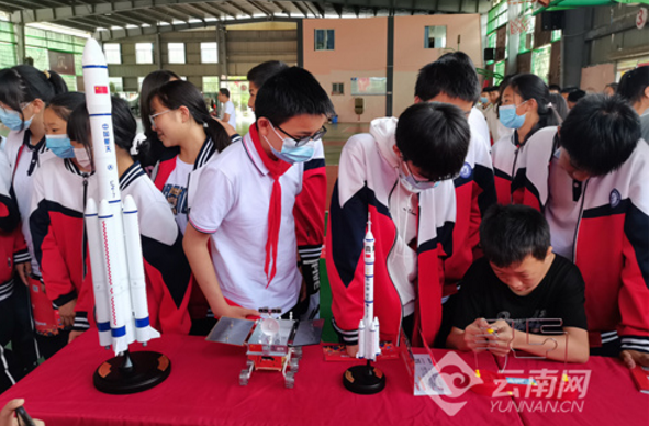 带孩子们走进AI　 2022年科技大篷车云南站启程