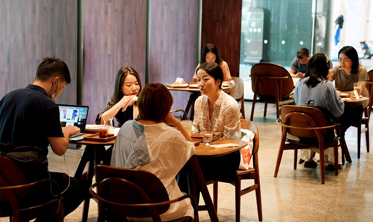 Quán ăn tại Thượng Hải, Trung Quốc lần lượt mở cửa đóng khách 
