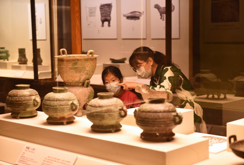 Xi stresses utilization of cultural relics, preservation of fine accomplishments