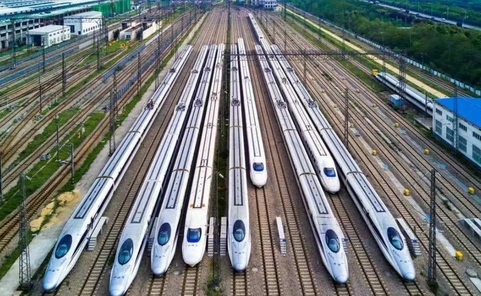 非凡十年看变迁 | 中国高铁的领跑模式