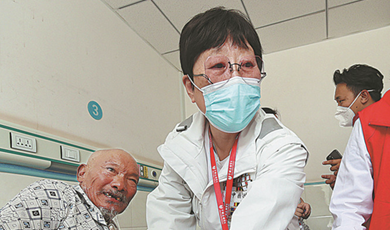 Volunteer doctors bring new hope to isolated communities