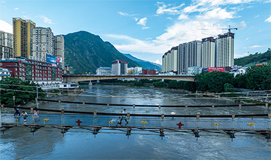 10 năm Trung Quốc| Từ “trượt zipline qua sông” đến cây cầu bắc qua sông