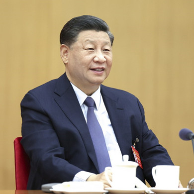 တရုတ်ပြည်သူများအနေဖြင့် CPC ၏ ခေါင်းဆောင်မှုအောက်တွင် ရည်မှန်းရာပန်းတိုင်သို့ ရောက်ရှိအောင် စည်းလုံးညီညွတ်စွာ တက်လှမ်းကြရန် ရှီတိုက်တွန်း