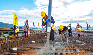 1st Yunnan bridge cemented on Chongqing-Kunming railway