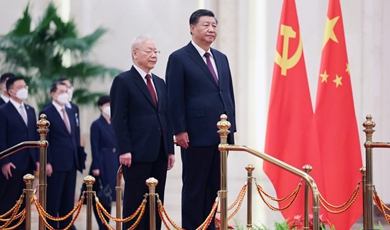 Xi holds talks with Vietnam's communist party chief