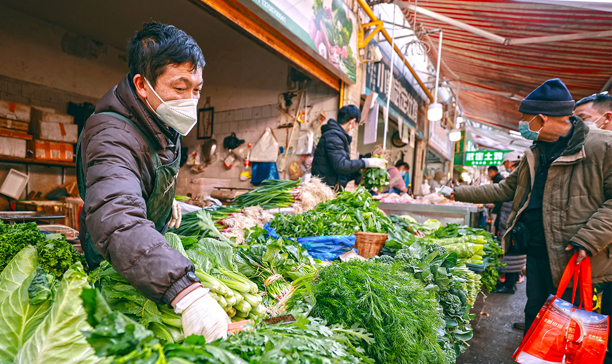 “菜篮子”量足价稳，昆明市民采购有保障
