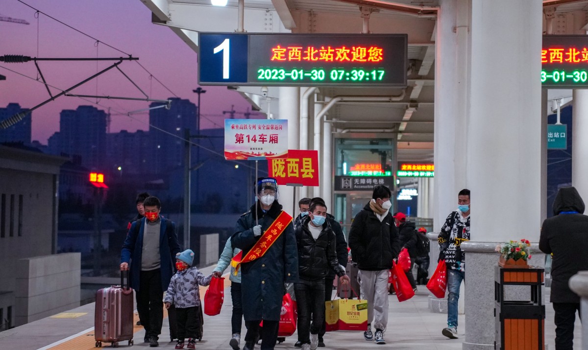 จีนเหมารถไฟขนแรงงานกลับไปสถานที่ปฏิบัติงานหลังตรุษจีน