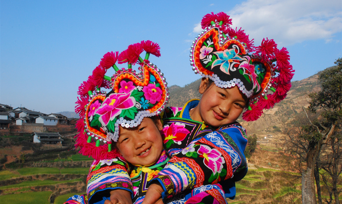 เทศกาลประกวดชุดแต่งกายประจำชนชาติอี๋ในหมู่บ้านจื๋อจวี มณฑลยูนนานมีประวัตินับพันปี