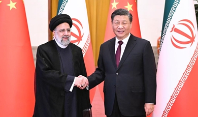 Xi holds talks with Iranian president, eyeing new progress in ties