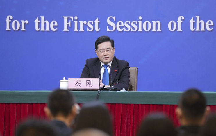 外交部长秦刚回答中外记者提问（现场实录）