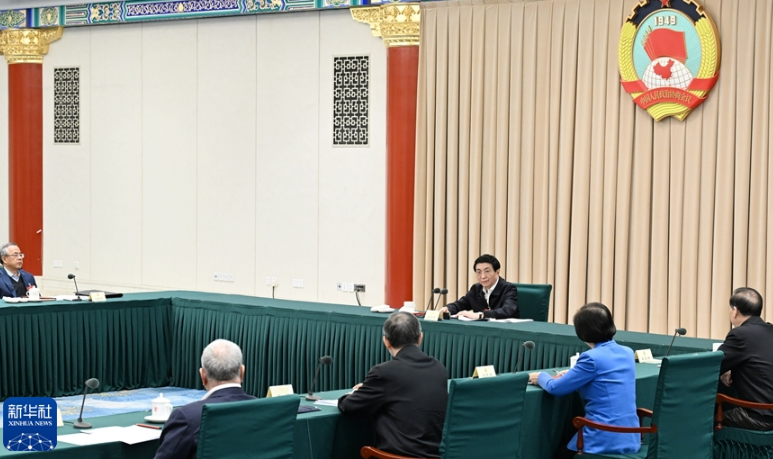 全国政协十四届一次会议主席团常务主席会议第二次会议举行 王沪宁主持