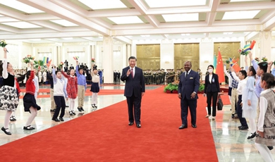 Chinese, Gabonese presidents hold talks, decide to upgrade bilateral partnership