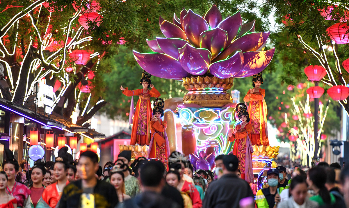 មកទស្សនានៅក្រុងស៊ីអាន ដើម្បីចាប់អារម្មណ៍វប្បធម៌សហស្សវត្សរ៍