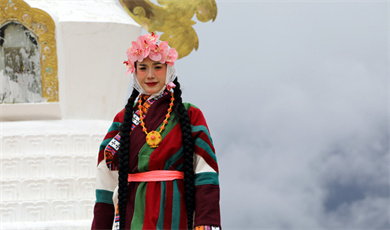 Special Yunnan Lifestyle | နှင်းတောင်ခြေရင်း၌ အမျိုးသားဖက်ရှင်ရှိုးကို ရှုစားကြစို့