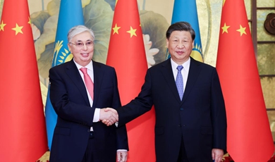 Xi holds talks with Kazakh president