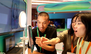 Advanced technologies displayed at 2023 Amazon Cloud Technology China Summit in Shanghai