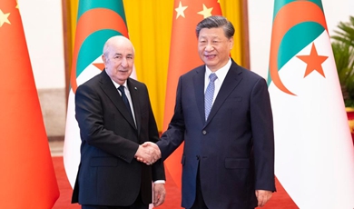Xi holds talks with Algerian president