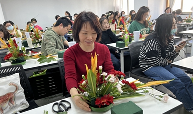 Shanghai nurtures housekeepers into university graduates