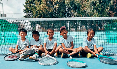 Thiếu niên Vân Nam trên sân bóng Giải quần vợt Wimbledon