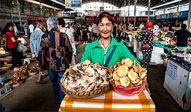 “Du lịch trong chợ” thành xu hướng mới, chợ Vân Nam đầy bí ẩn