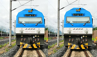 Đầu máy xe lửa diesel do Trung Quốc chế tạo được đưa vào hoạt động trên tuyến đường sắt Trung - Lào