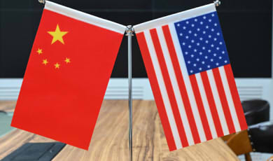 အမေရိကန်က “တရုတ်ပြည်နှင့် ချိတ်ဆက်မှု ဖြတ်တောက်ခြင်း မပြုရန်” မည်သို့ ဖော်ဆောင်မည်နည်း ဆိုသည်ကို ကမ္ဘာသည် စောင့်ကြည်နေ