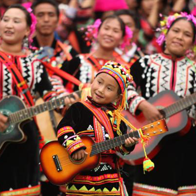 Music on the Silk Road| Lusheng-guitar melodies getting popular 